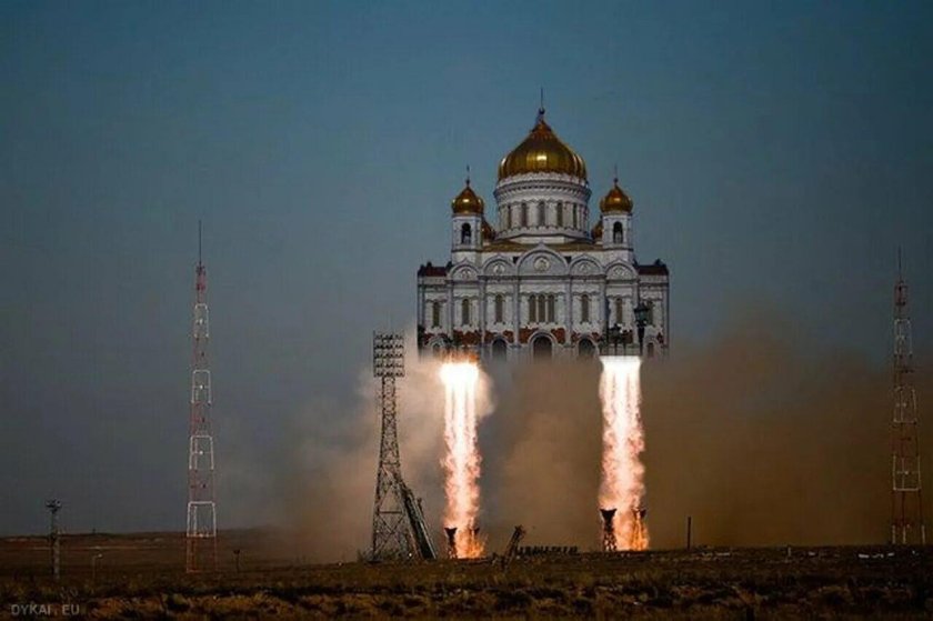 Храм Христа Спасителя взлетает