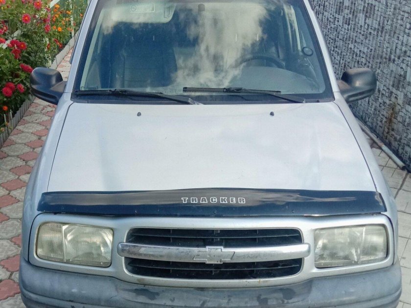 Шевроле трекер 2000