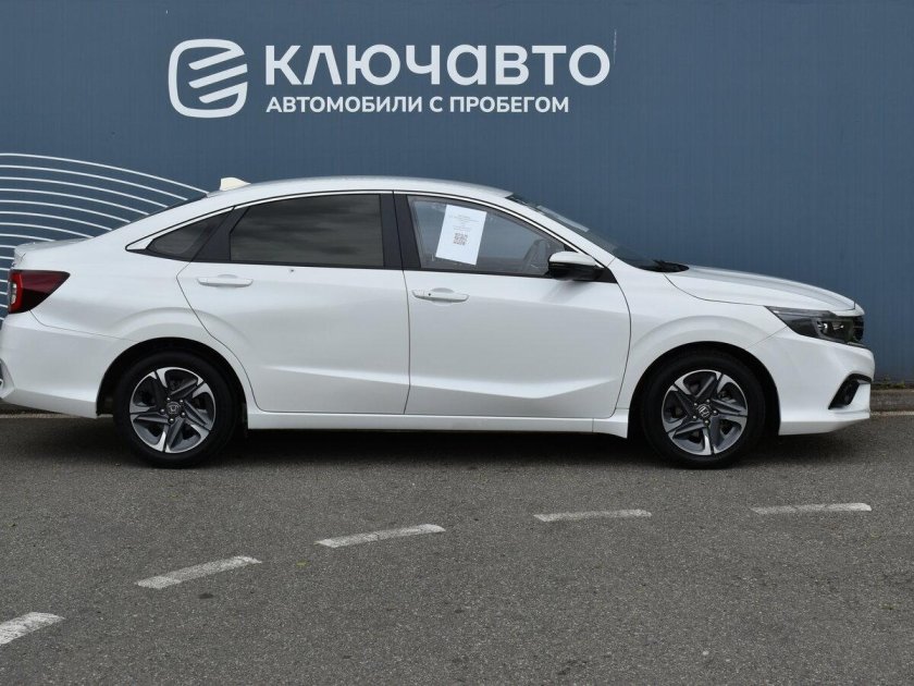 Белая хонда