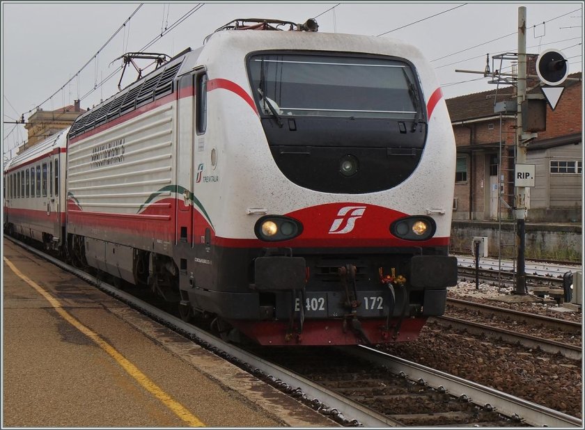 Электровоз e402