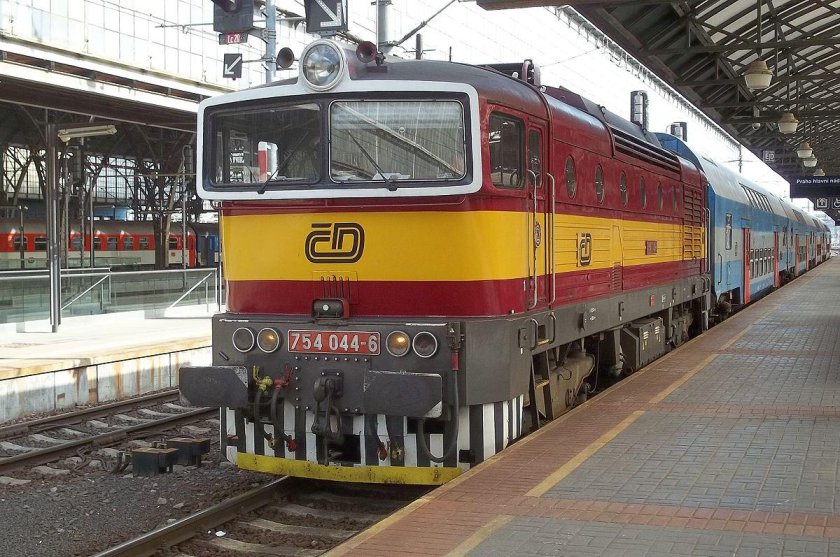 Diesel locomotive class 754
