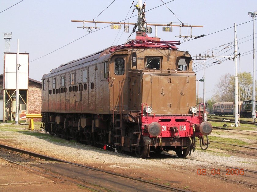 Электровоз e 424