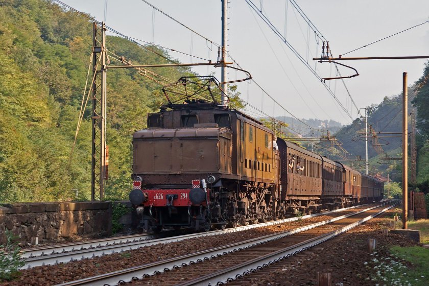 Карго поезд