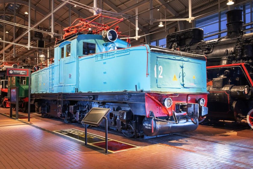 Электровоз в12 Савильяно