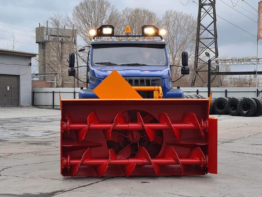 Шнекороторный снегоочиститель урал
