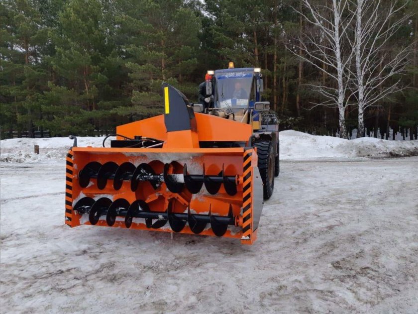 Шнекороторный снегоочиститель на фронтальный погрузчик