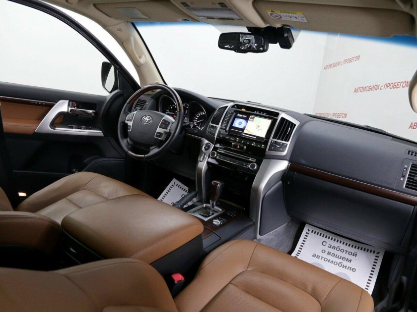 Toyota land cruiser 200 рестайлинг