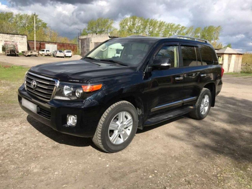 Toyota Land Cruiser 200 2014