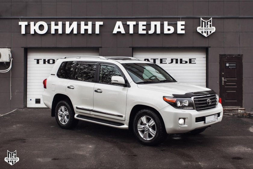 Land Cruiser 200 Brownstone