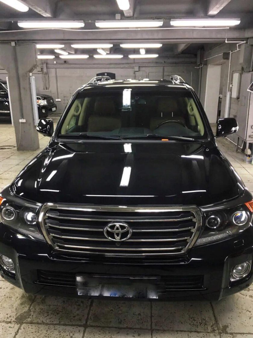 Land Cruiser 200 Brownstone