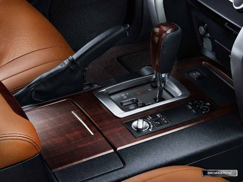 Toyota Land Cruiser 200 Brownstone