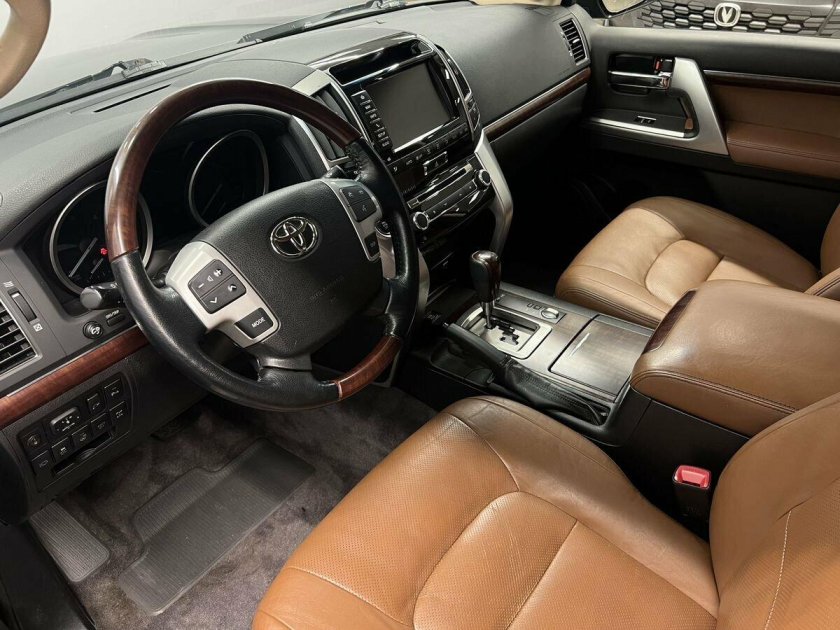 Тойота ленд крузер 2014