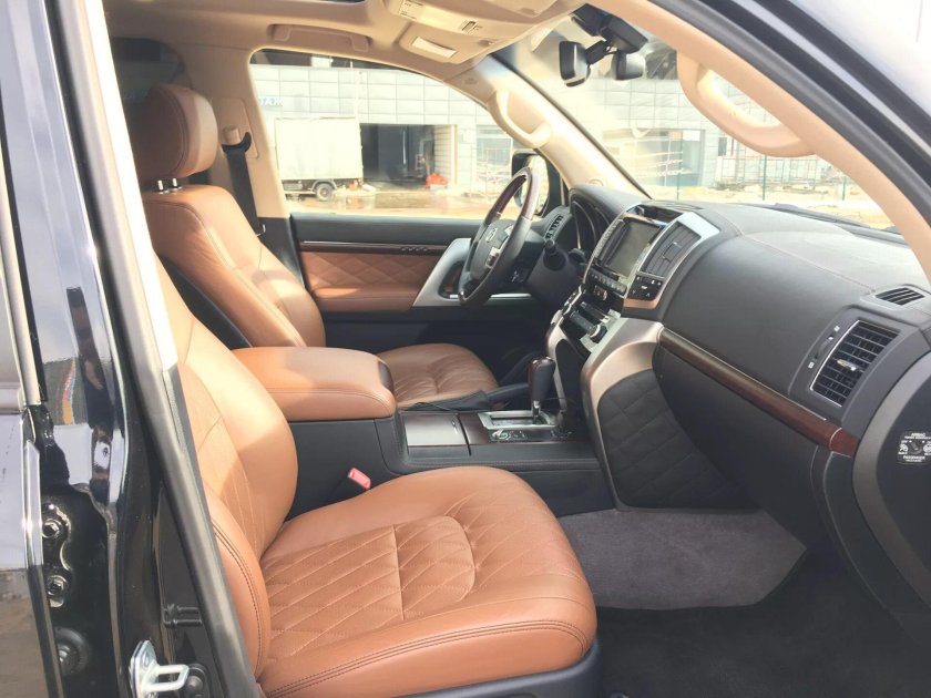 Ленд Крузер 200 салон