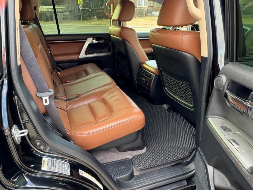 Toyota land cruiser 200 series