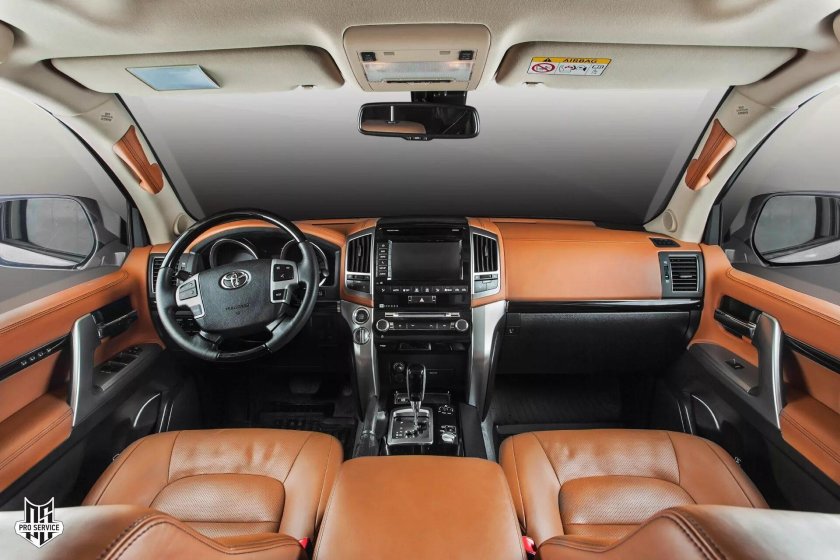 Тойота ленд Крузер 200 салон