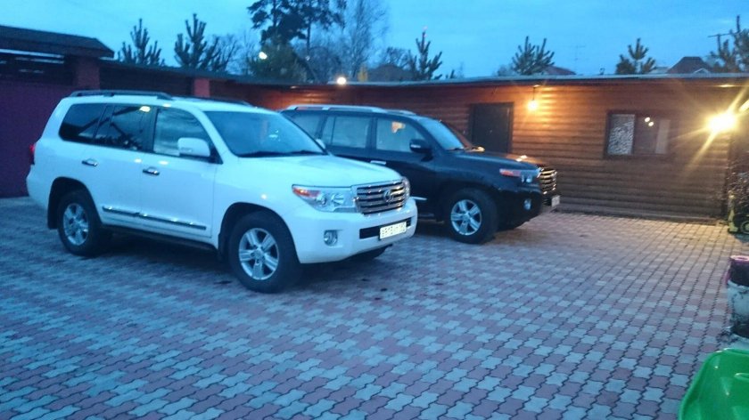 Тойота Brownstone