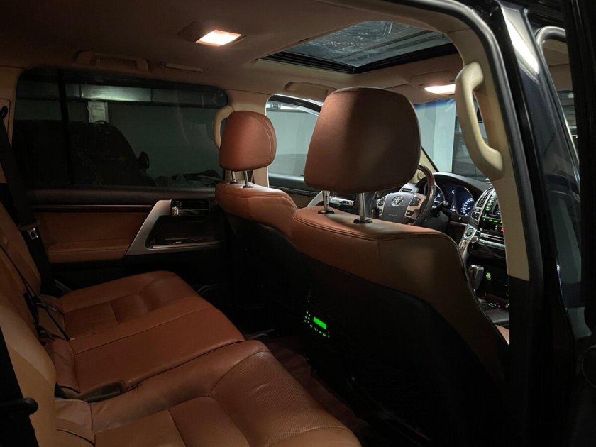 Тойота ленд крузер 200 салон