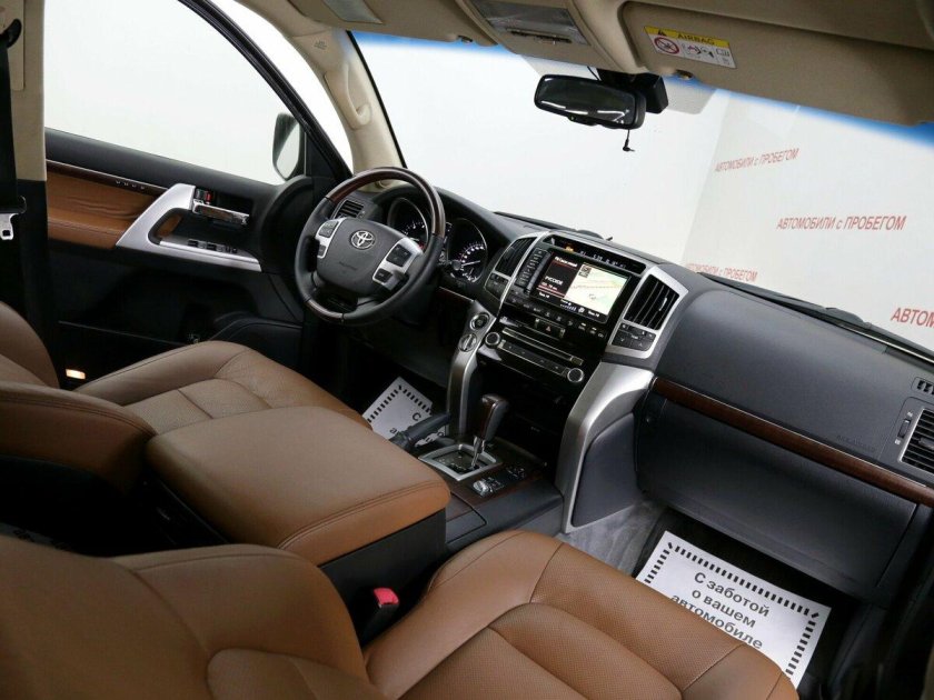 Toyota land cruiser 200 рестайлинг