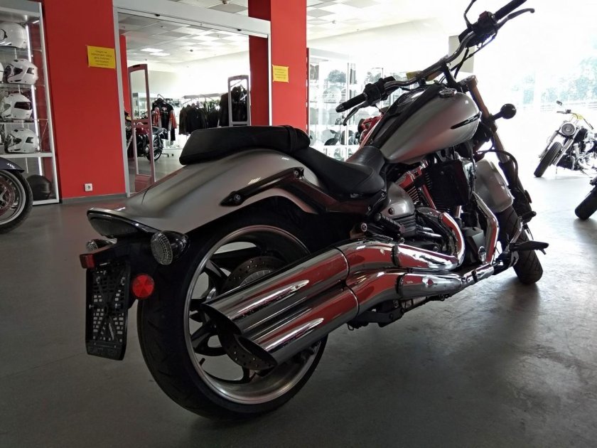 Yamaha xv1900 Raider