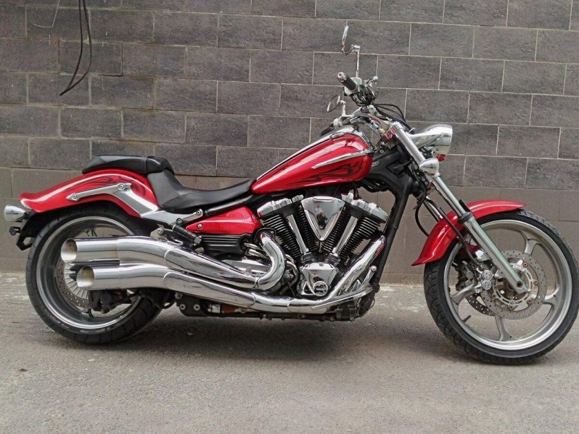 Ямаха Райдер 1900 красный