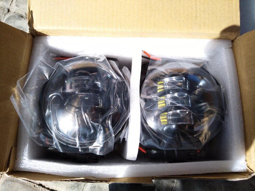 Туманки лед на Форд фокус 2