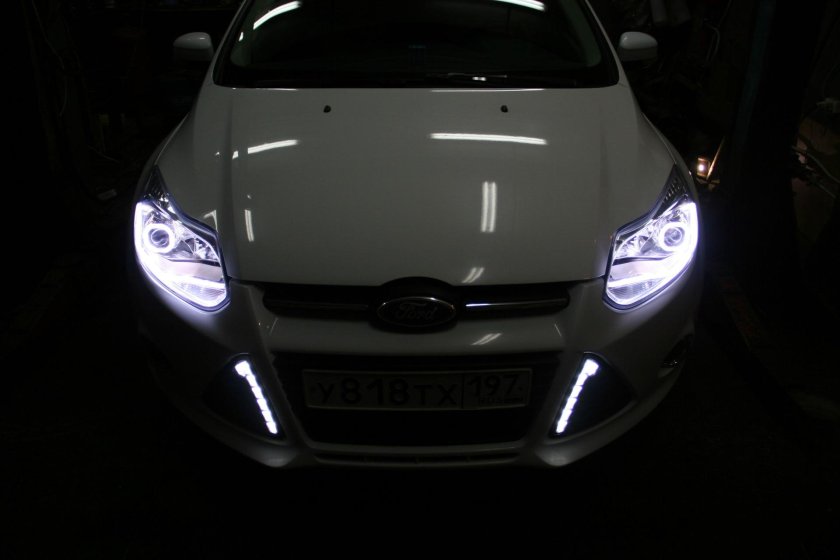 Лед фары на Форд фокус 3
