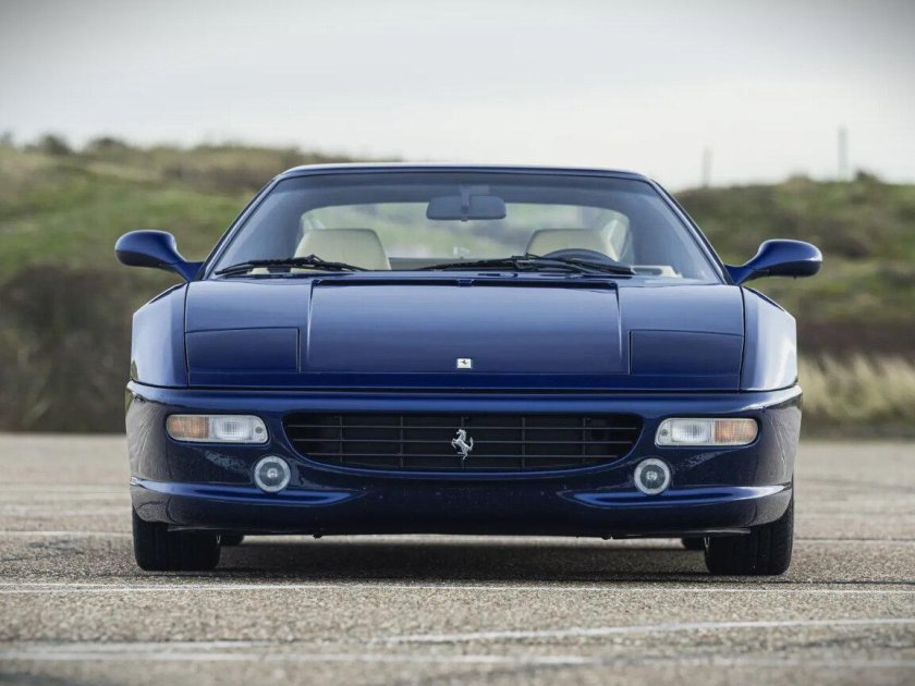 Автомобиль ferrari