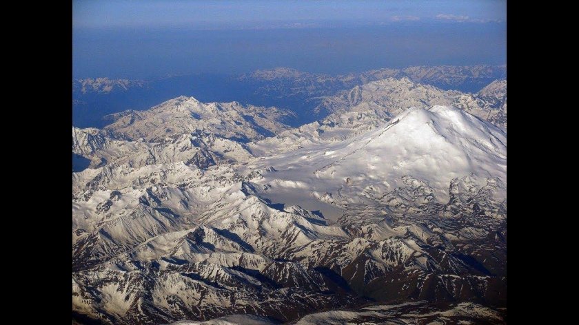 Эльбрус и кавказский хребет