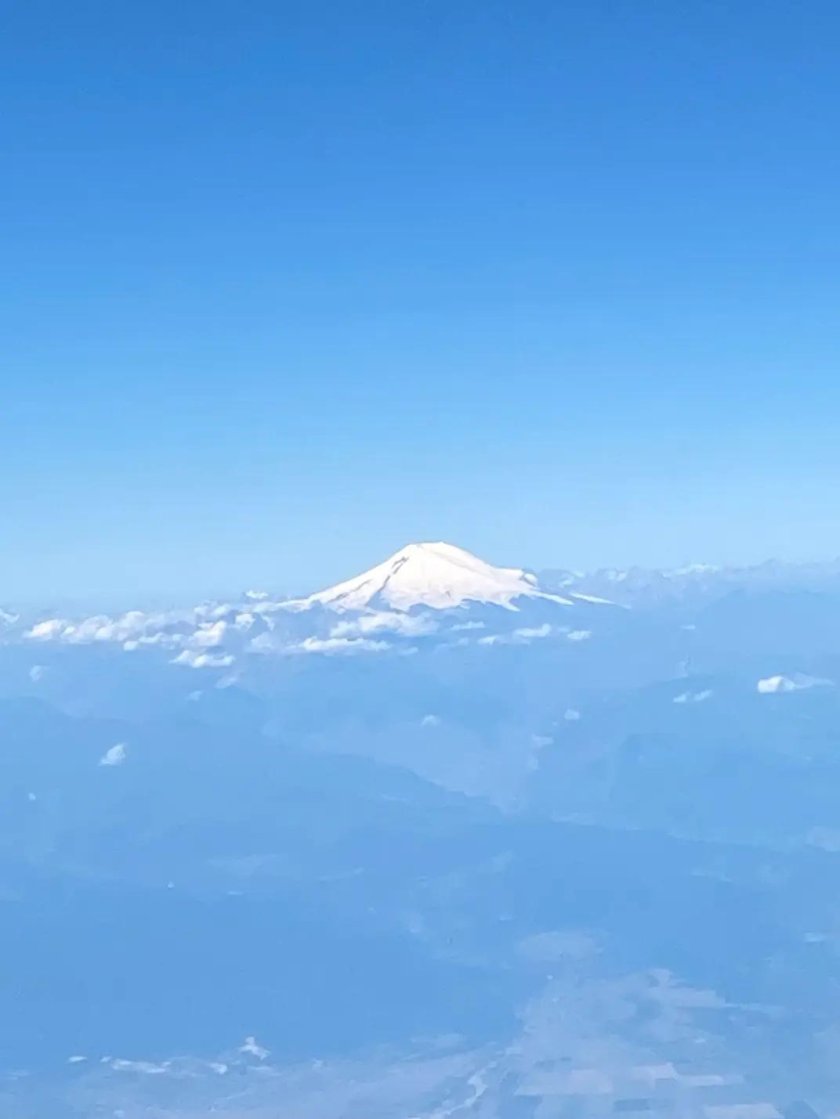 Гора эльбрус с самолета