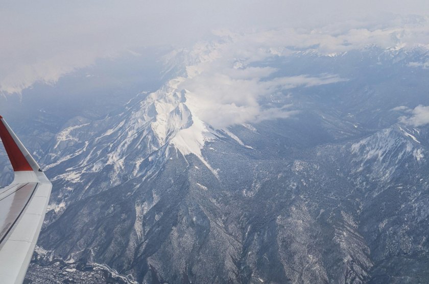 Кавказский хребет эльбрус с самолета