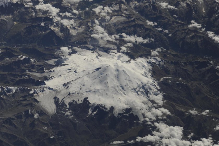 Гора Казбек вид из космоса