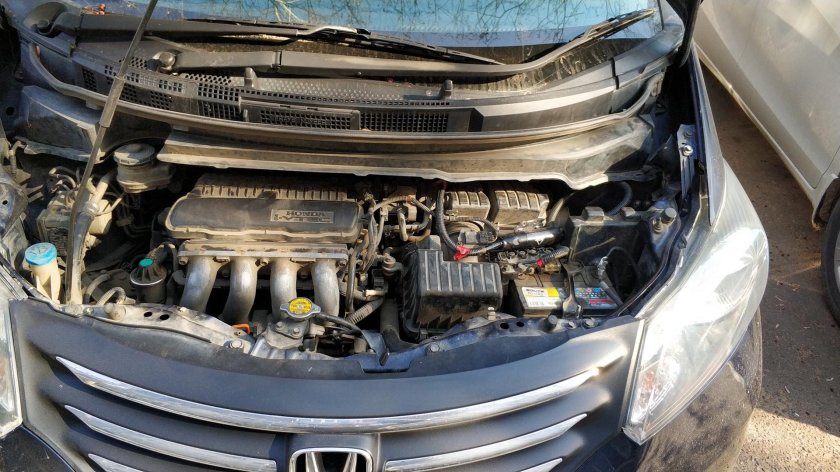 Замена свечей Хонда джаз 8 штук