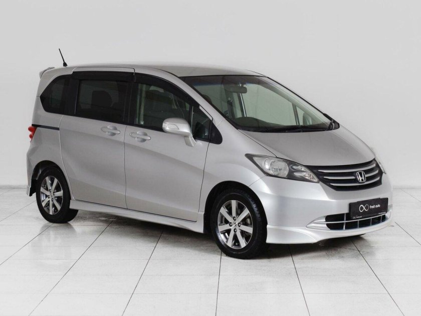 Хонда Фрид 2012 года