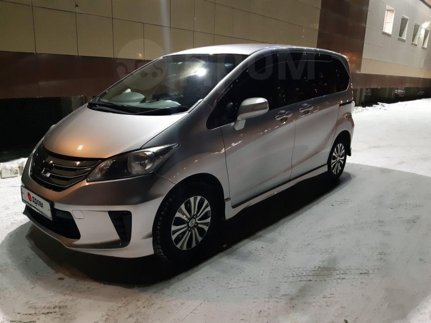 Тойота Фрид 2012