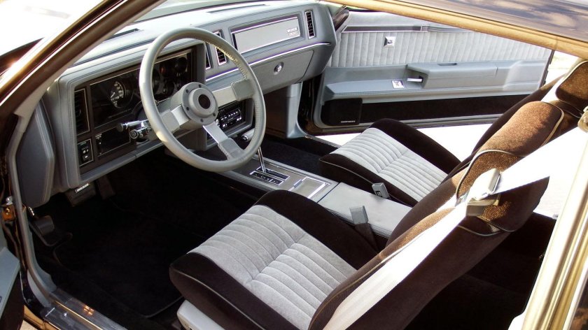 Бьюик GNX 1987 салон