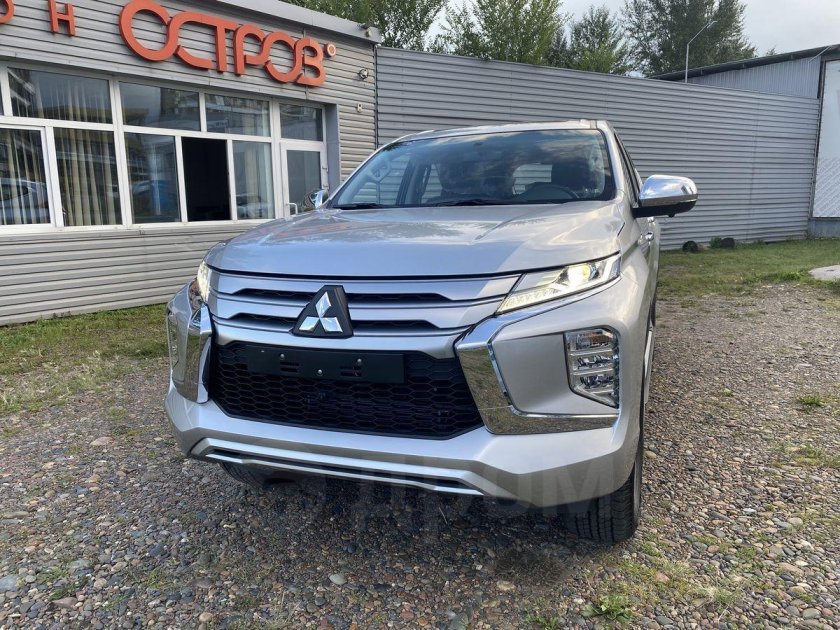 Митсубиси Паджеро 2020