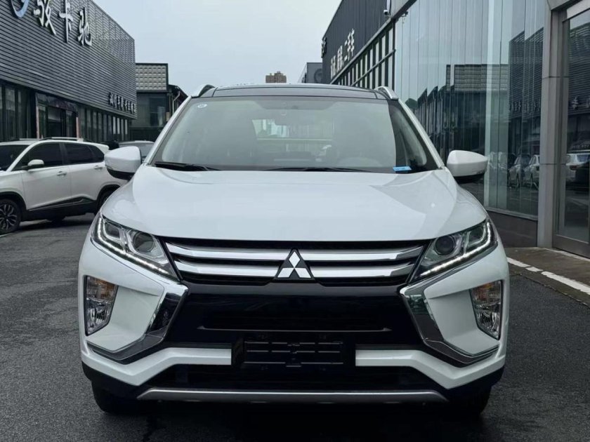 Митсубиси эклипс кросс