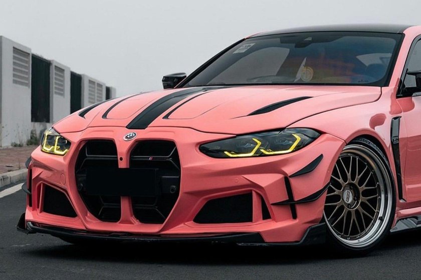 Розовая БМВ