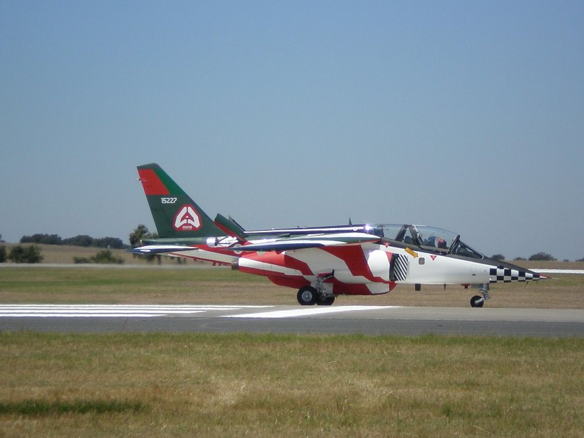 Alpha Jet самолет