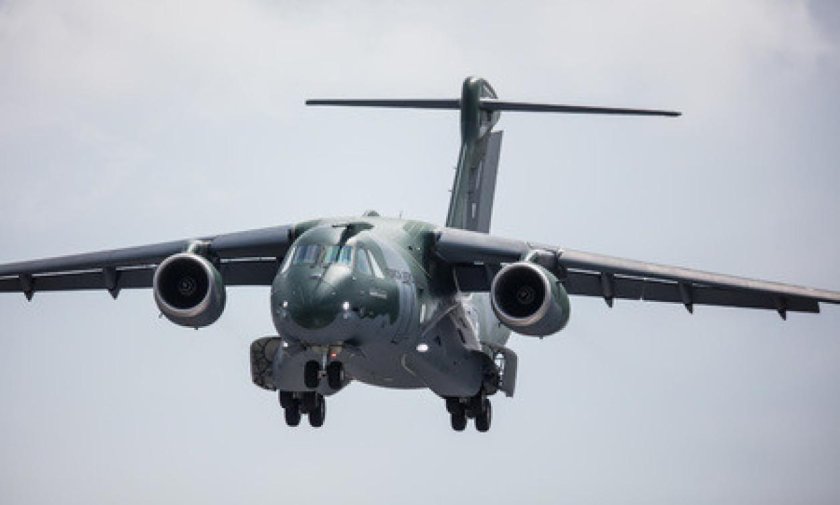 Самолет Embraer Kc-390