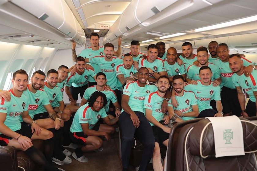 Самолет сборной Португалии