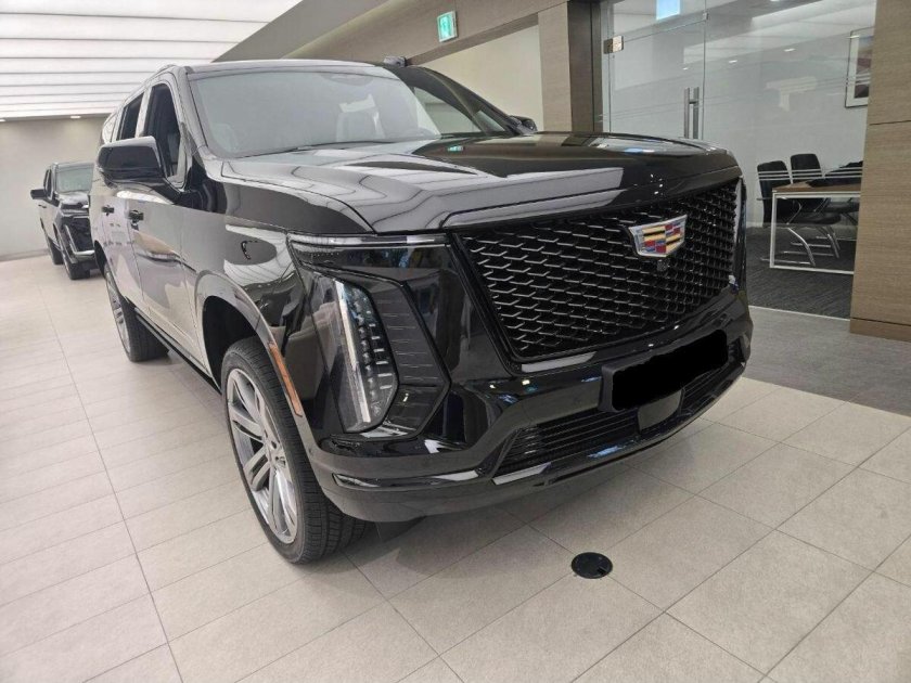 Новый кадиллак эскалейд 2025