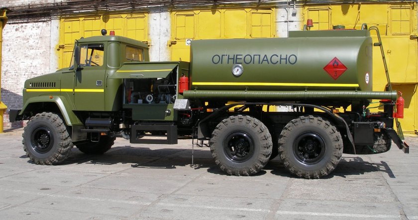 Урал 4320 топливозаправщик