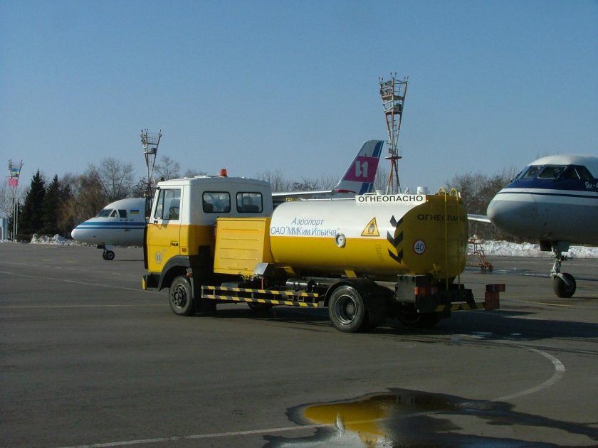 Топливозаправщик Аэродромный ТЗА-22