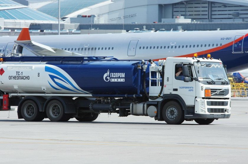 Авиационный топливозаправщик