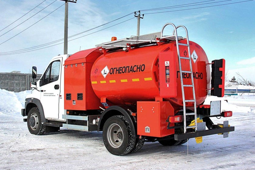 Топливозаправщик Аэродромный ТЗА-5