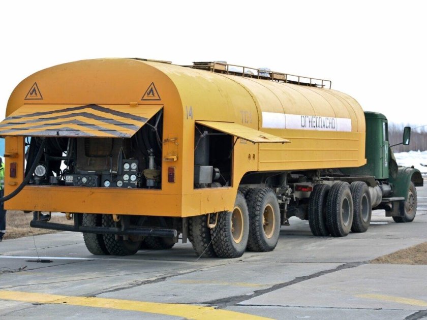 Топливозаправщик КРАЗ 258 ТЗ 22