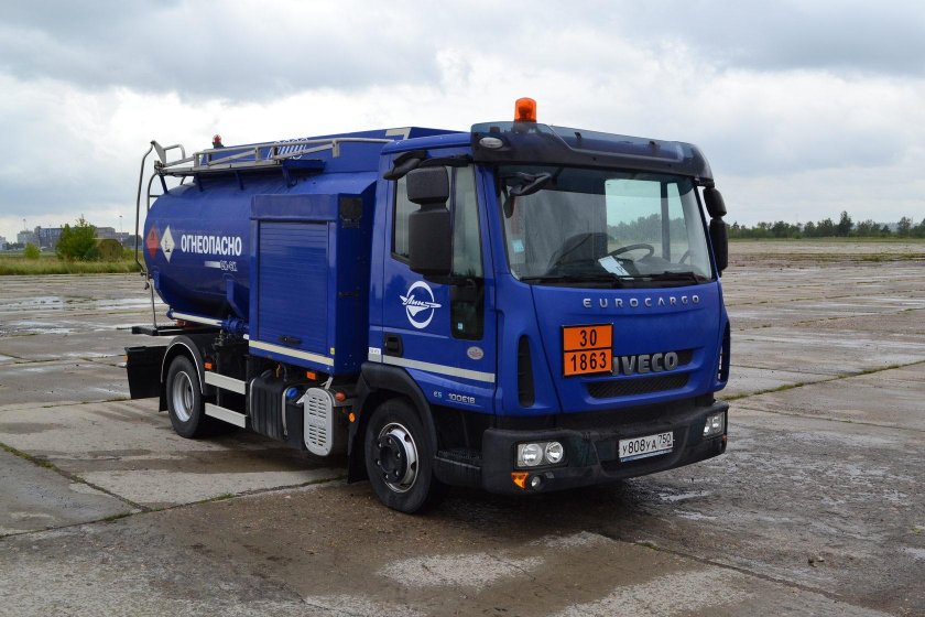 Аэродромный топливозаправщик