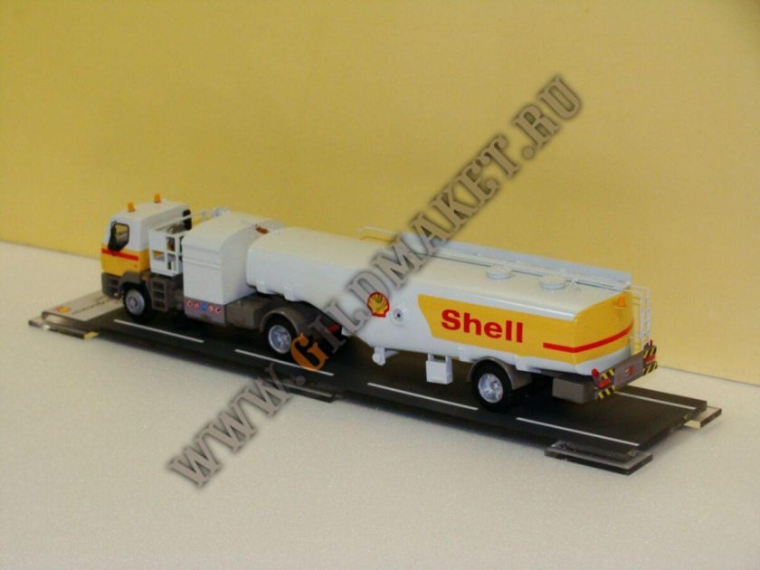 Грузовик игрушечный