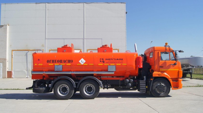 КАМАЗ 43118 Автотопливозаправщик